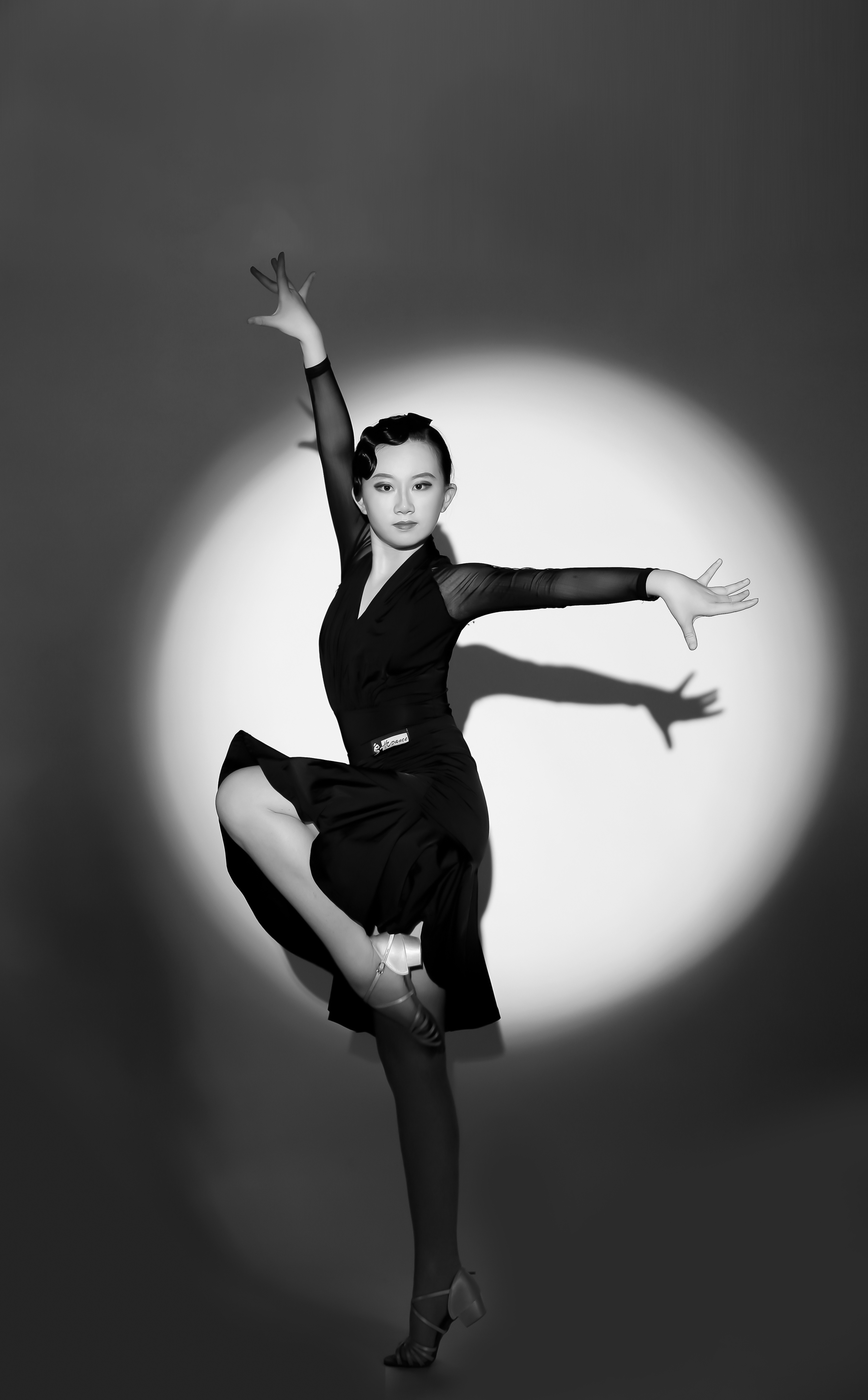 嘉艺舞蹈邀请您拍摄最美舞蹈写真照