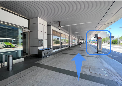 左折後、【19番柱】が見えます