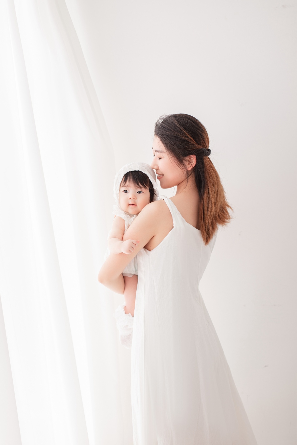 踏春留住美好回忆,"月之旅母婴护理服务中心"携手"花开映象儿童摄影"