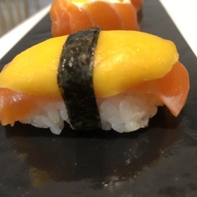 香芒三文鱼手握